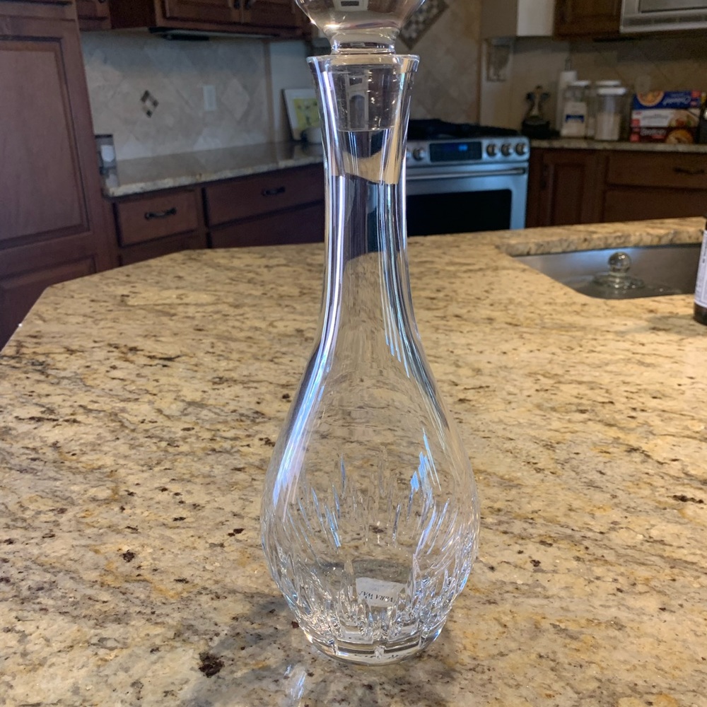 Vera Wang Crystal Stemware collection, this wine decanter is for sale!!